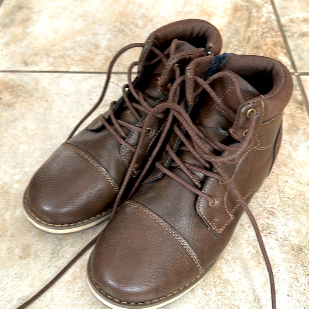 Brown boots only worn once!